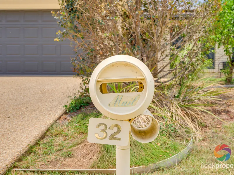 LEVEL BLOCK, SIDE ACCESS, MEDIA ROOM