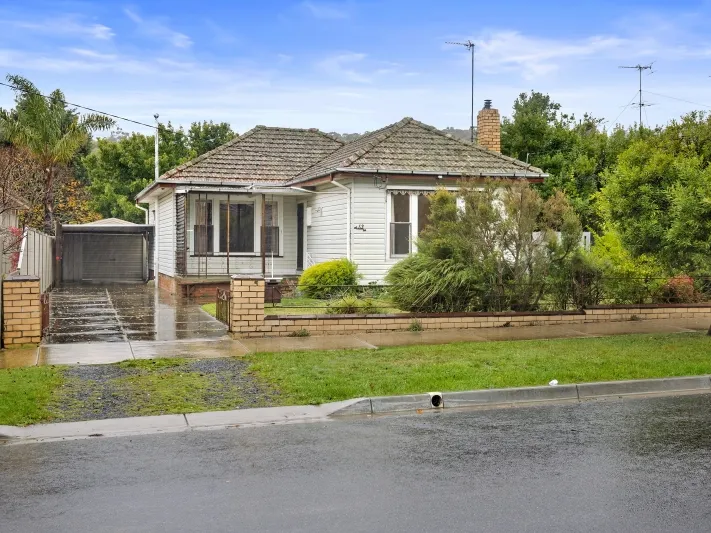 Neat & Tidy Two Bedroom Home, Large Yard, Close to Freeway and Schools