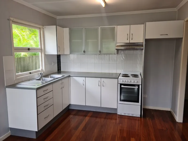 2 BEDROOM UNIT IN IDEAL LOCATION!