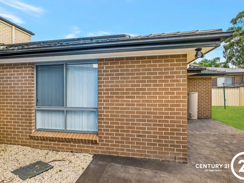 Near New Two Bedroom Granny Flat!