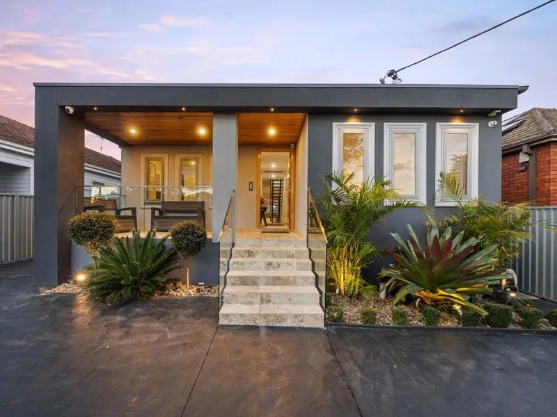 THE ULTIMATE FAMILY ENTERTAINER WITH STREET APPEAL