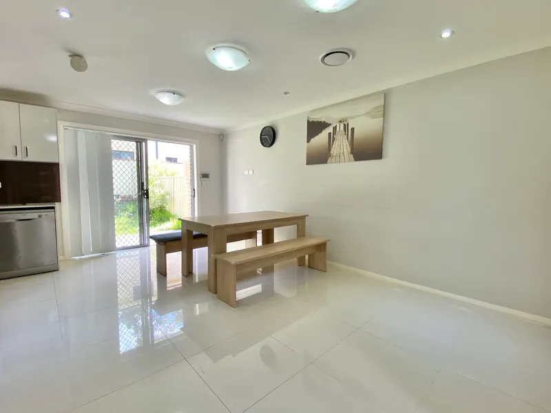 DEPOSIT TAKEN, INSPECTION CANCELLED!!! 4 Bedroom Townhouse for lease !