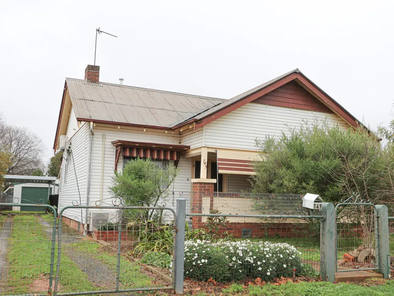 Neat and Tidy Cottage With Central Location
