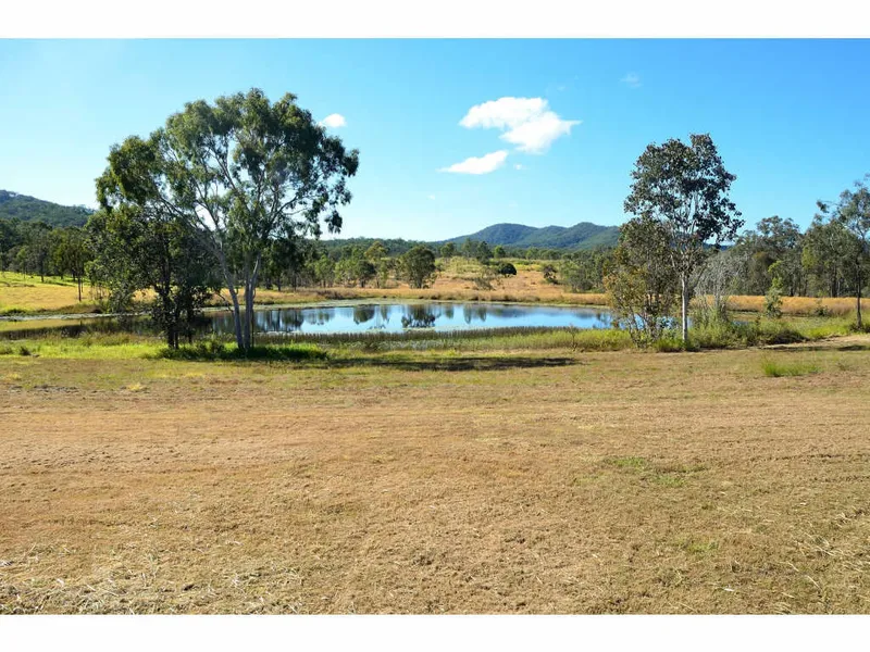 184.4ha plus 6 bedroom Home