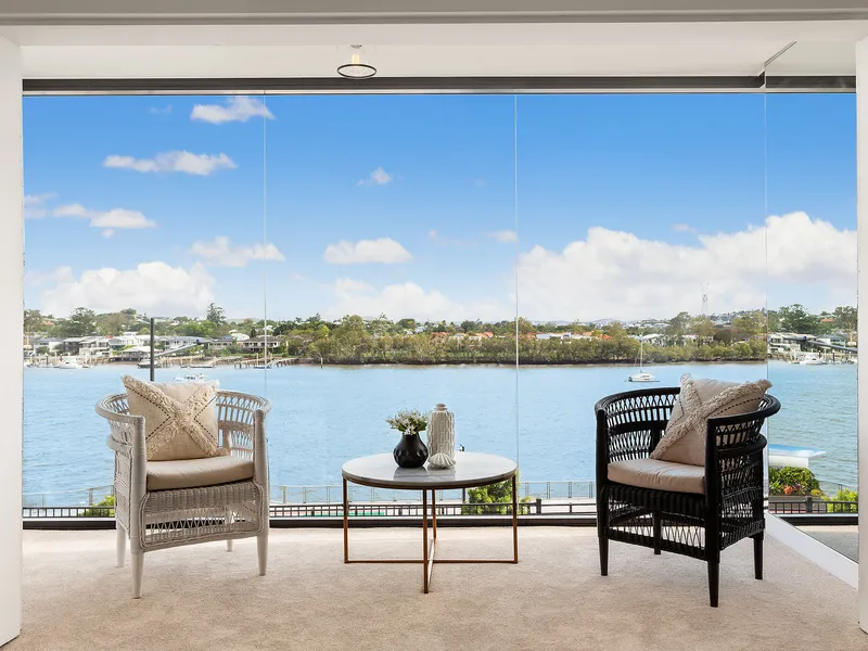 Spectacular River and City Views on the prestigious Hamilton Hill