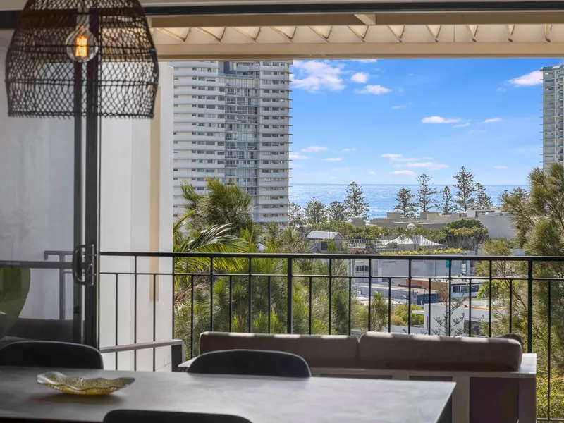 Seaside Serenity - Stunning Apartment with Panoramic Views and Modern Luxury!