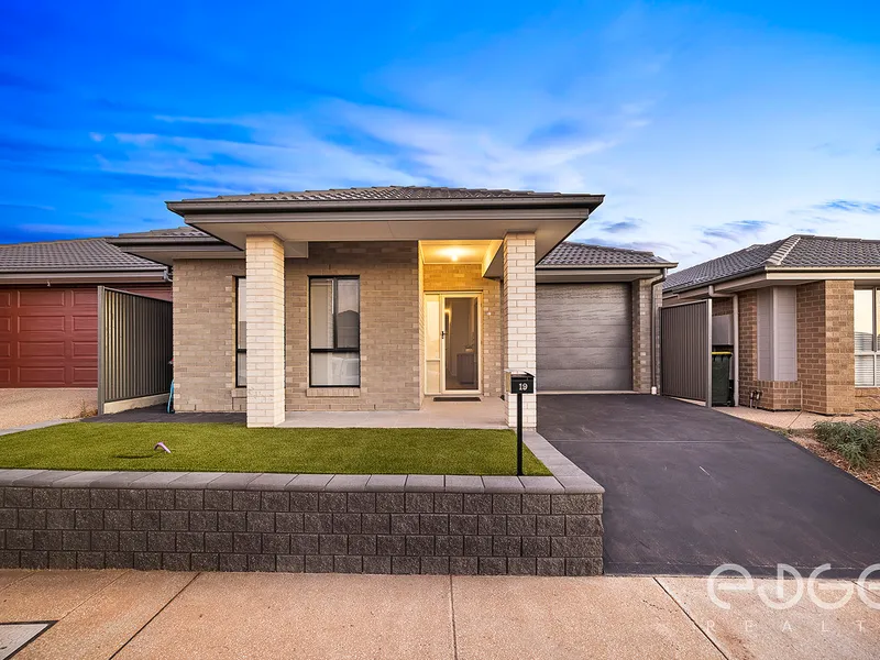 Spacious, Stylish & Simply Stunning Family Home!
