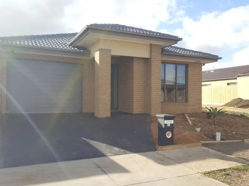 Beautiful Home MINUTES FROM SCHOOLS! One of the Most Sought After Pockets of Tarneit! *** PRIVATE INSPECTIONS AVAILABLE - PHONE 0420 765 539 ***