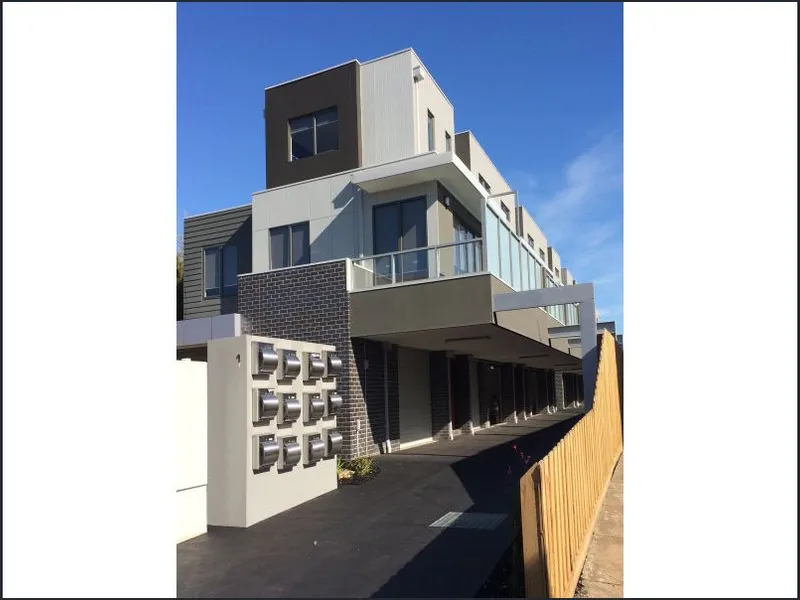 NRAS / Low Maintenance Beauty !! 