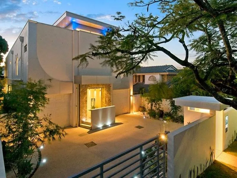 Clayfield Executive Residence