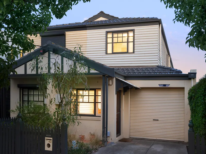 Spacious, bright and perfectly positioned