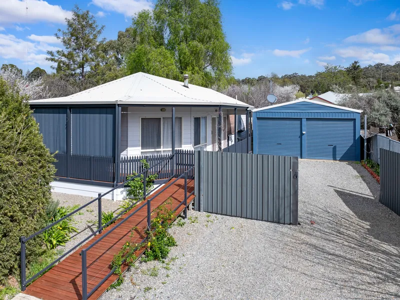 Low-Maintenance Modern Home!