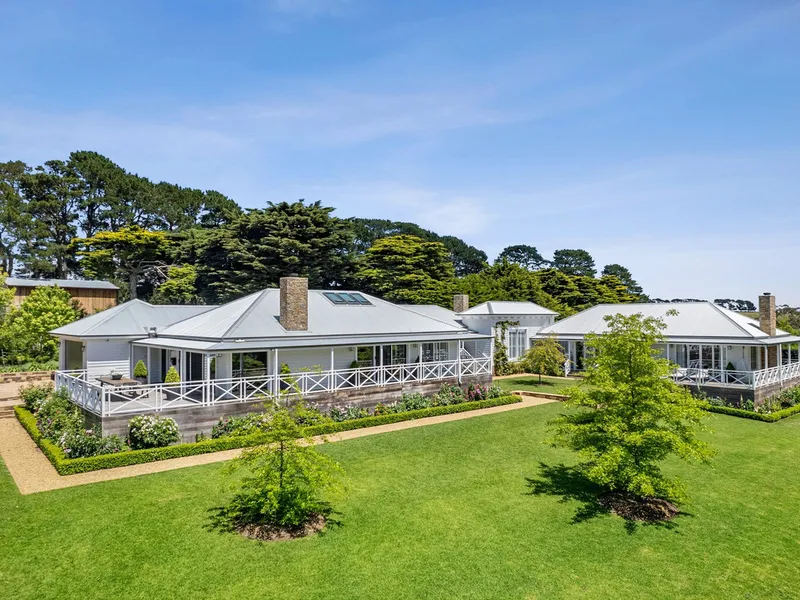 GEELONG/BARRABOOL REGION – “BENDEMEER” - A SIMPLY STUNNING RURAL PROPERTY SET ON 107 ACRES WITH AMAZING VIEWS!!