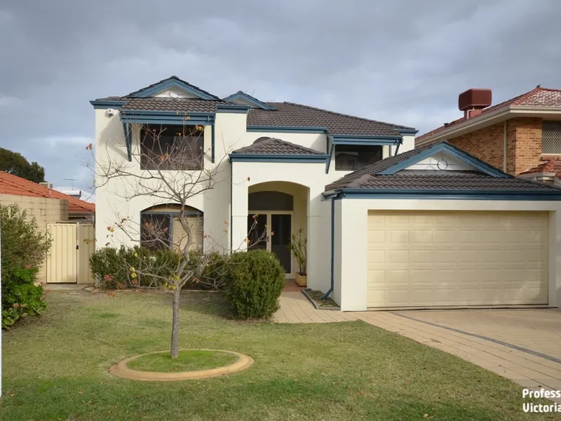 Quality Two Storey Home In Quiet Cul-De-Sac