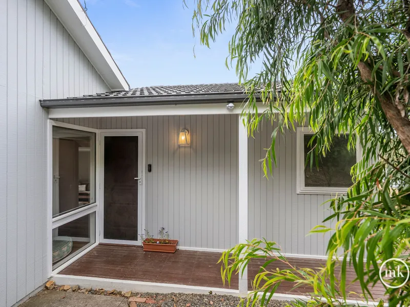 Stunning Family Home in Tranquil Wattle Glen