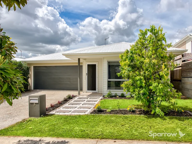SPACIOUS FAMILY HOME LOCATED WITHIN WALKING DISTANCE TO HAVEN PARK