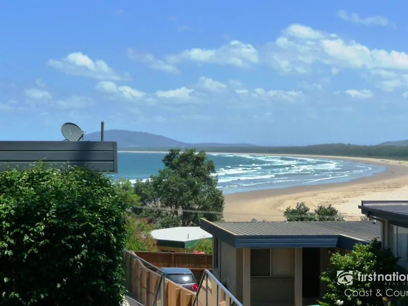 Stroll the path to 7 Mile Beach!!