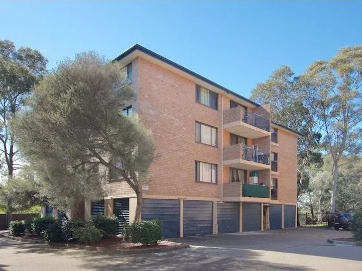 2BR Brick, Tiled Unit incl. water. Near transport, hospital & shops.