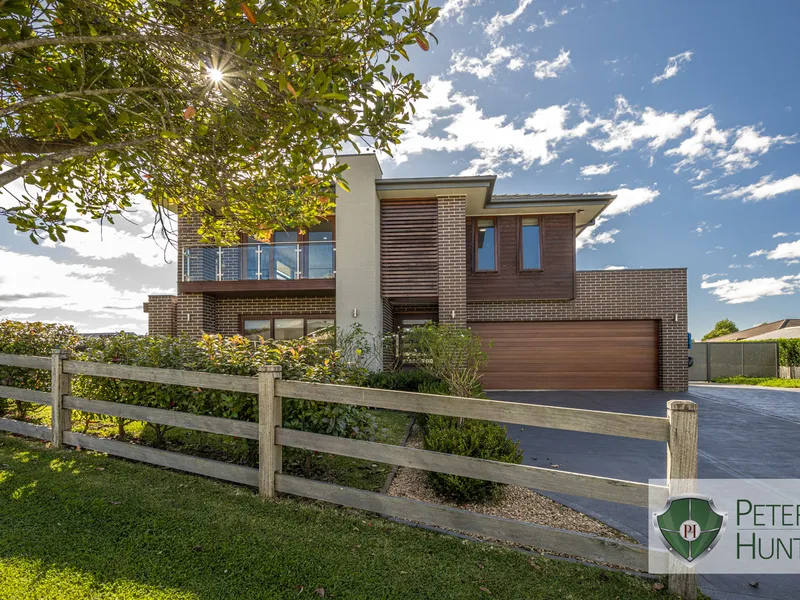 THE ENTERTAINER – EXQUISITE PRESENTATION on 1,015m2