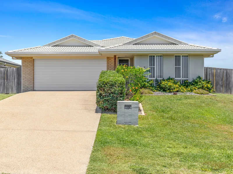 Check out this modern & spacious home with 4 bedrooms & 4 bathrooms!