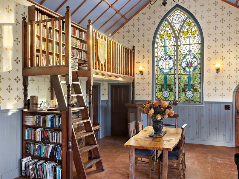 ARTISAN LIVING