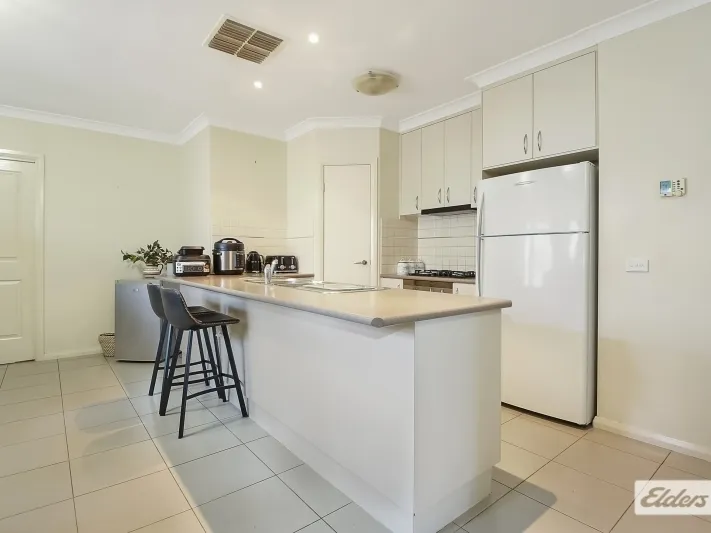 NEAT & TIDY SPACIOUS UNIT IN SOUGHT LOCATION