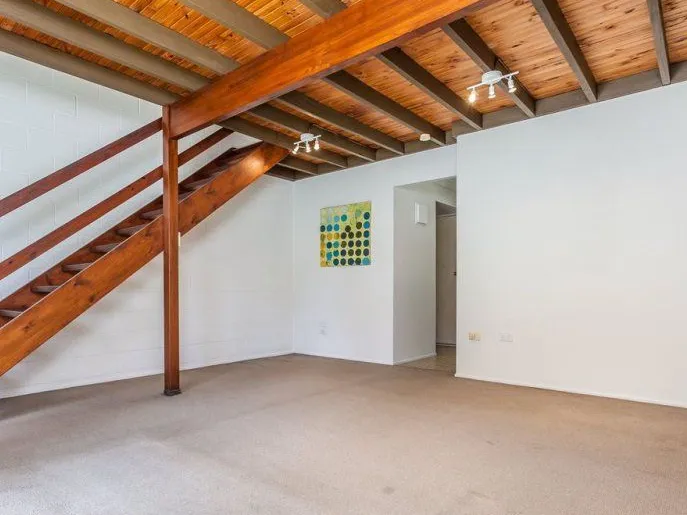 Private End Unit - Across From The Shops