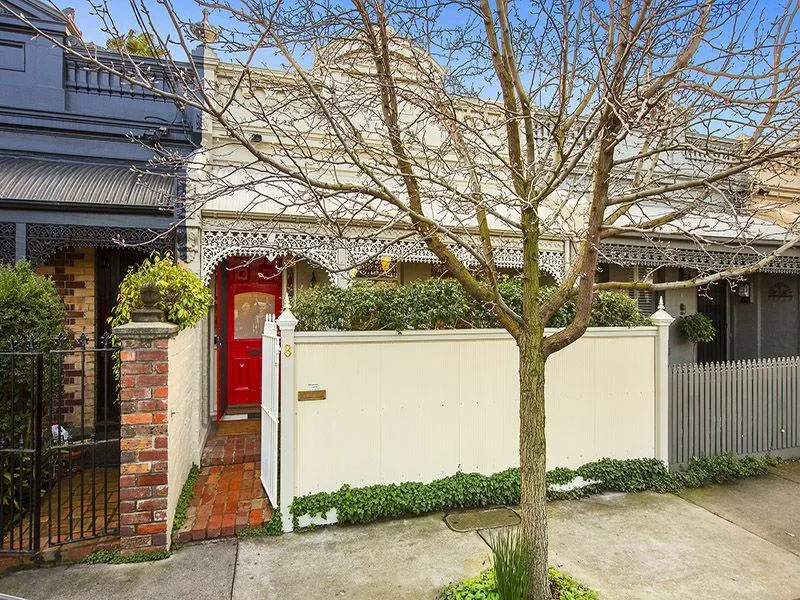 Victorian Elegance, contemporary lifestyle, unbeatable location!