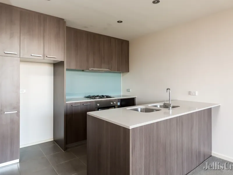 Fresh, Spacious and Ideal Location