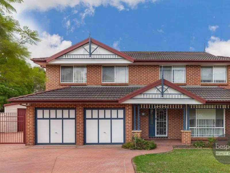 Spacious Family Home with Pool and Separate Retreat