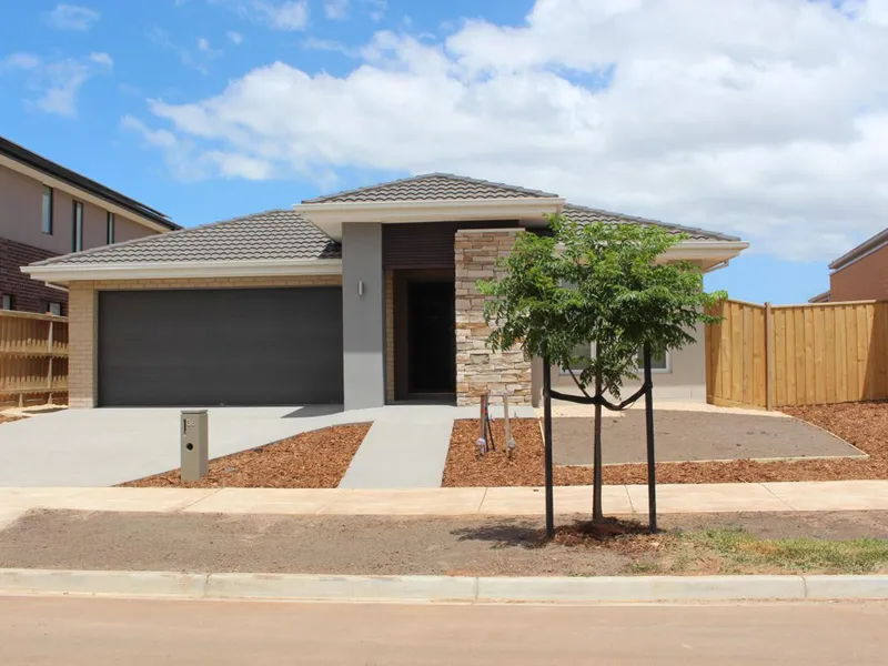 4 BEDROOMS | ALFRESCO l TWO LIVINGS | DUCT HEATING | AIR CONDITIONING | DOUBLE GARAGE