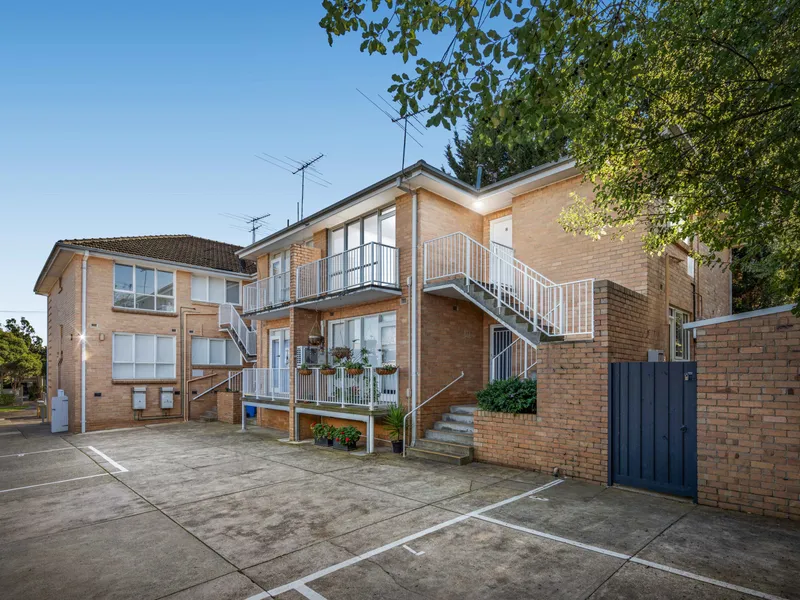 Spacious Apartment in Boutique Block