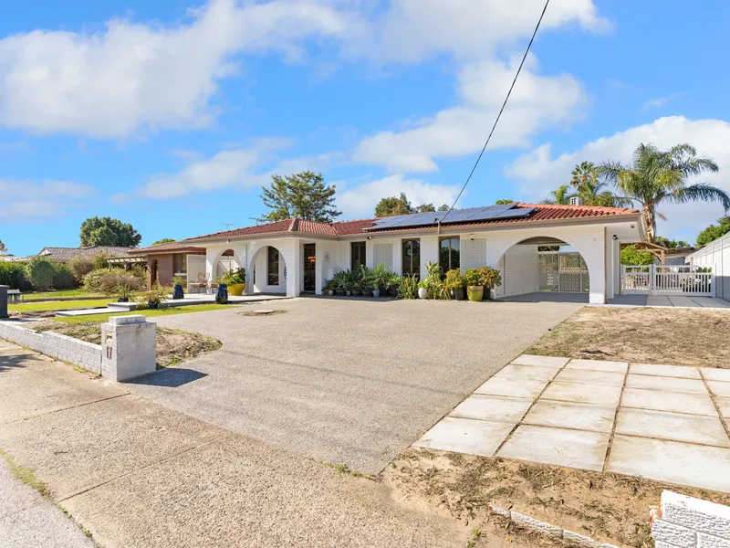 Experience Ultimate Bliss! Auction of a Dream Home at 17 Duff Road, Riverton