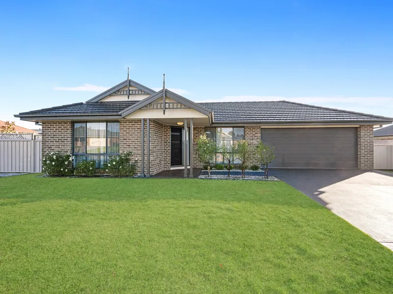 Double garage and Double garage shed!
