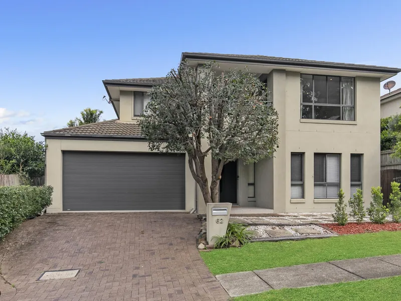 Spacious Family Home  Adjacent to Parklands