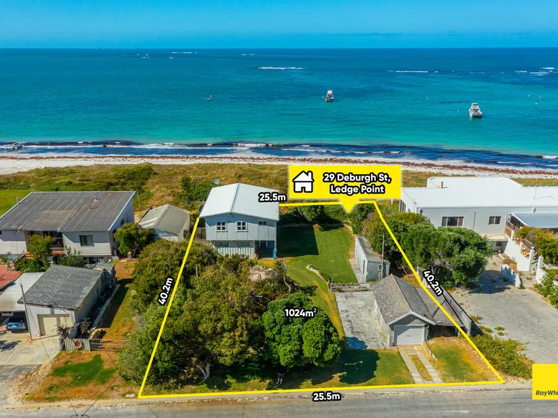 SIMPLY BE IN LOVE...ABSOLUTE OCEAN FRONT ON A LARGE PRIME LOT