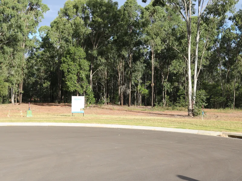 LARGE FLAT BLOCK WITH TWO STREET ACCESS.