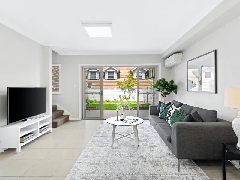 Modern Tri-Level Townhouse