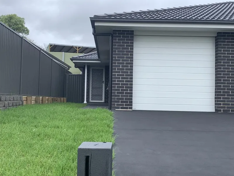 2 BEDROOM DUPLEX WITH DUCTED AIR CONDITIONING