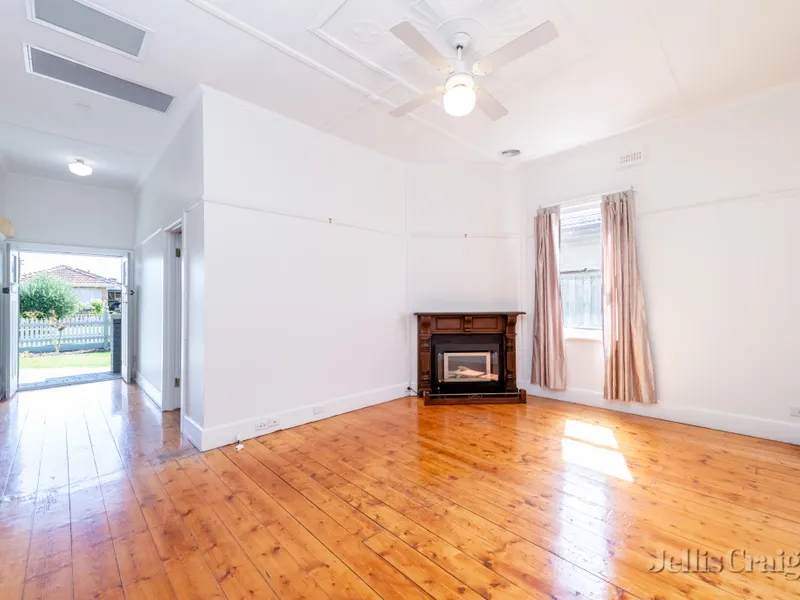 Classic Californian Bungalow in Coburg