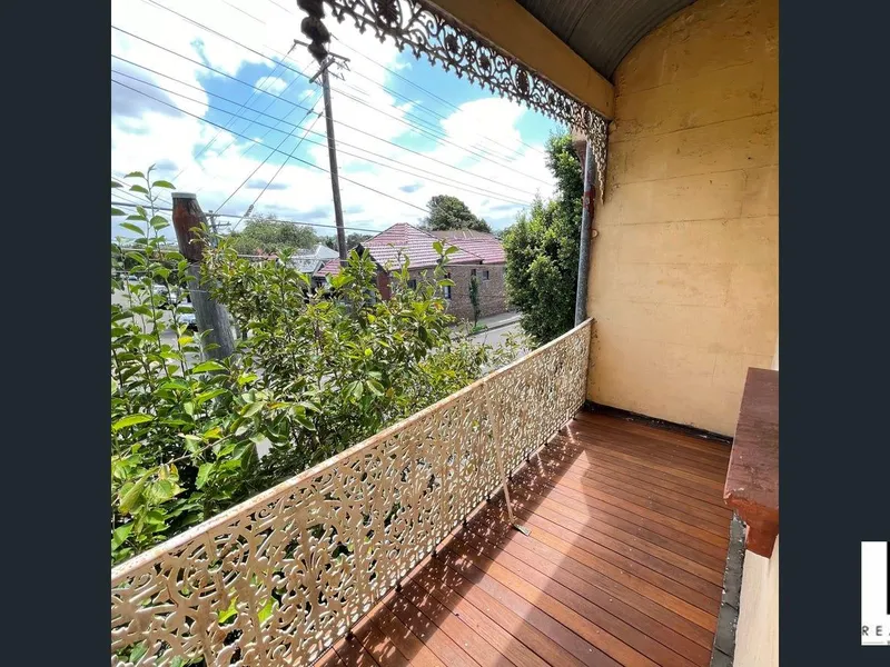 Cozy and Charming Tempe Terrace - Book Your Viewing Today!