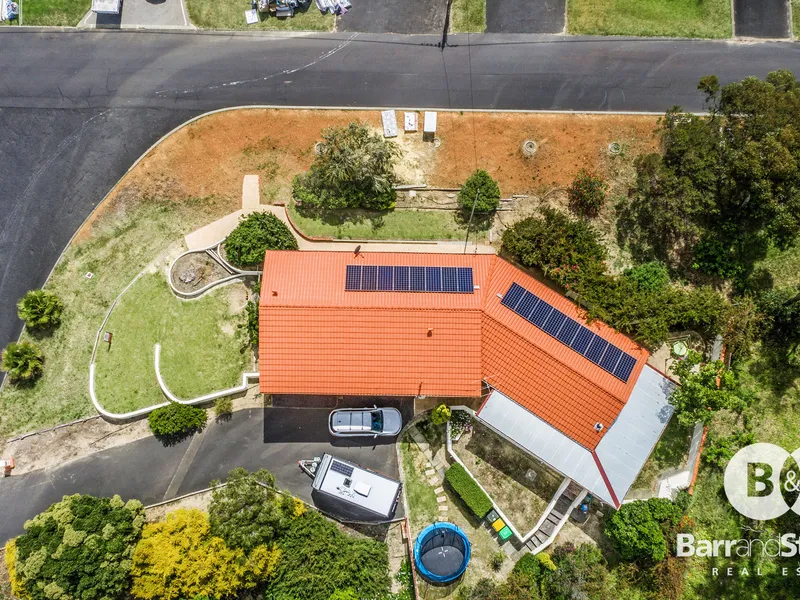 Perfect Family Home with Hill Views!!
