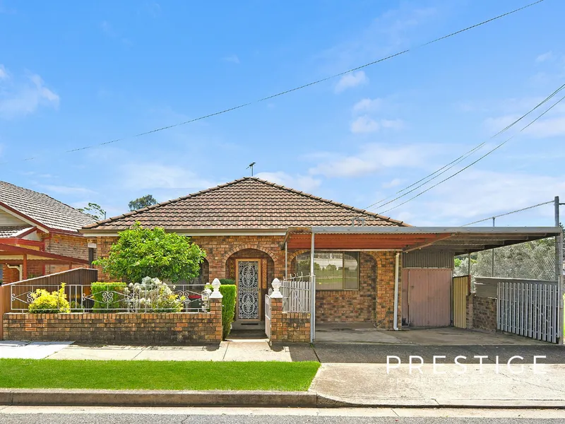 Neat and tidy solid home