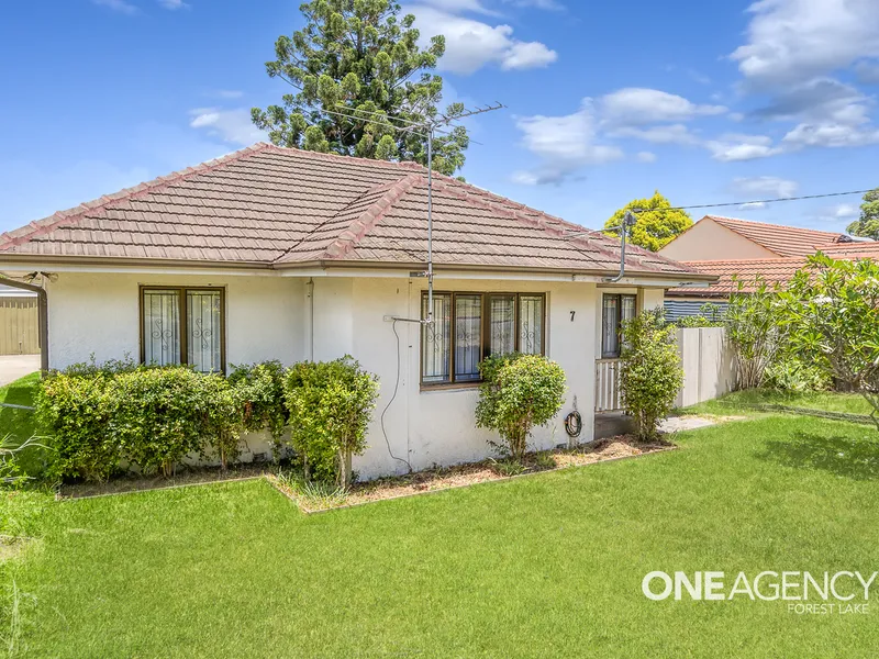 LOVELY FAMILY HOME ON LARGE 708SQM BLOCK