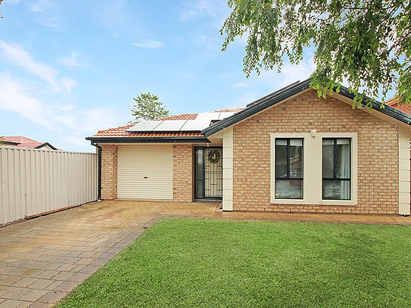 Low Maintenance Homette with Solar Panels - Big Savings! (Pets Negotiable)