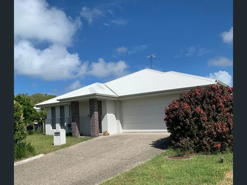 STYLISH UNIT NEAR THE BEACH