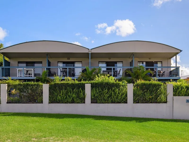 Ocean and Sandy Straits Views