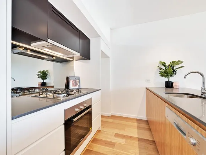 RELAXED RESIDENCE OVERLOOKING RANDWICK RACECOURSE