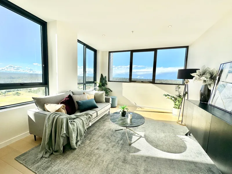 NEW LISTING Open View on Higher Level!!