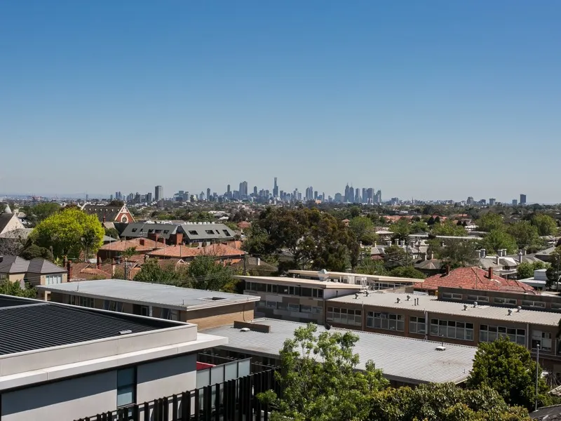 Sit back and enjoy the stunning uninterrupted views of the CBD and beyond